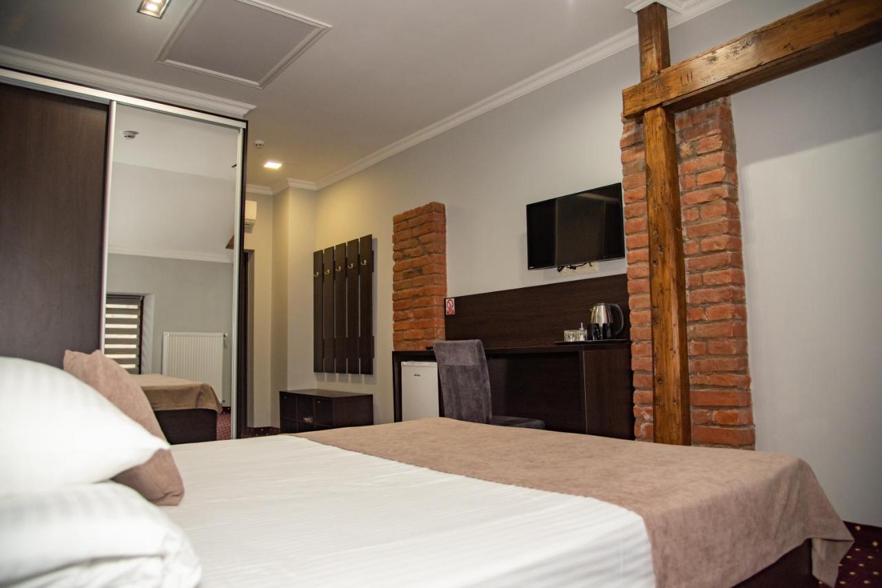 T&S Apart-Hotel Černivci Esterno foto