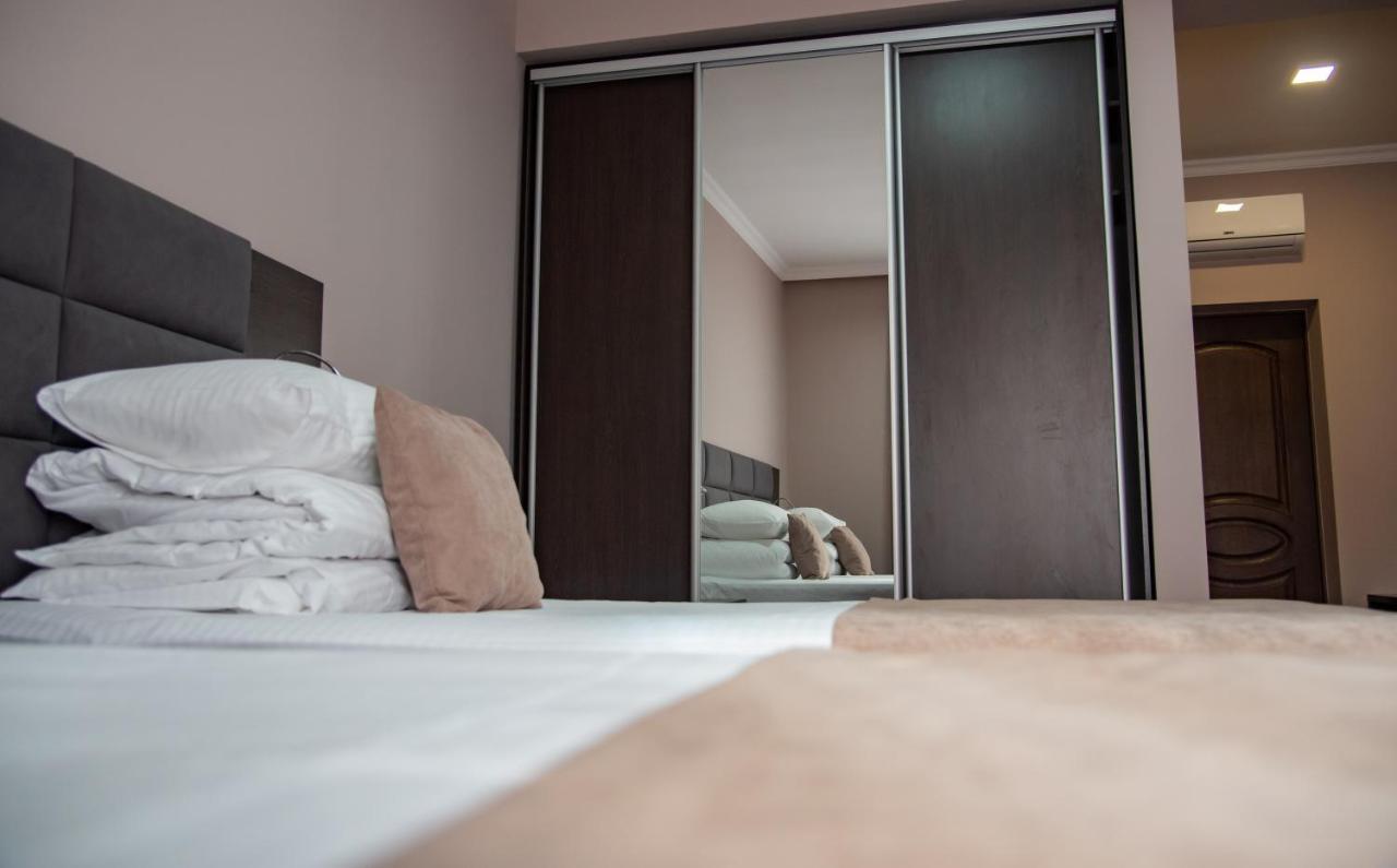 T&S Apart-Hotel Černivci Esterno foto