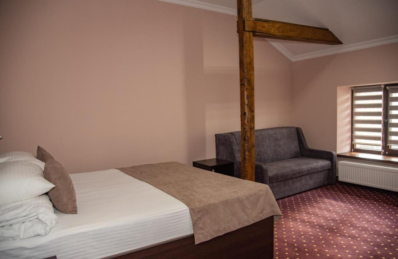 T&S Apart-Hotel Černivci Esterno foto