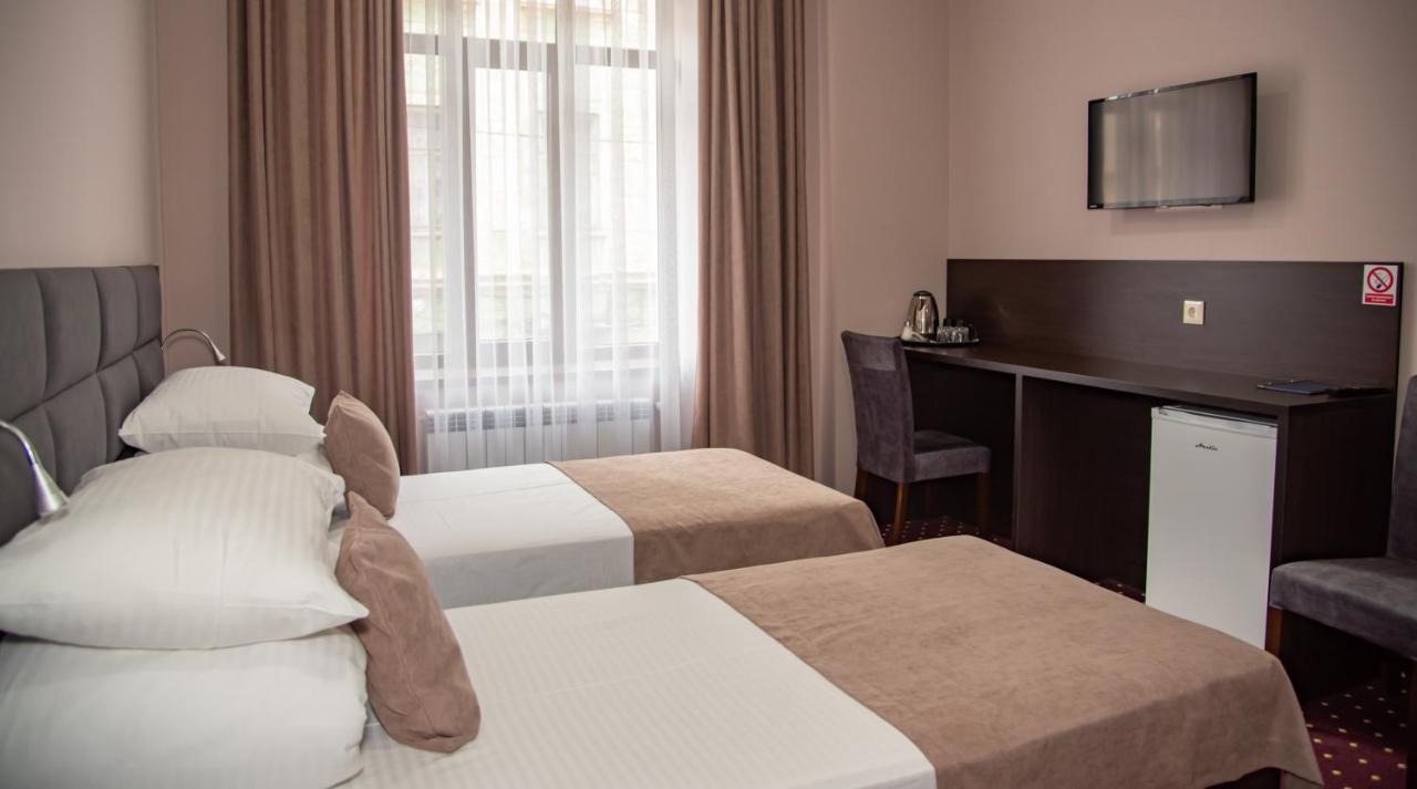 T&S Apart-Hotel Černivci Esterno foto