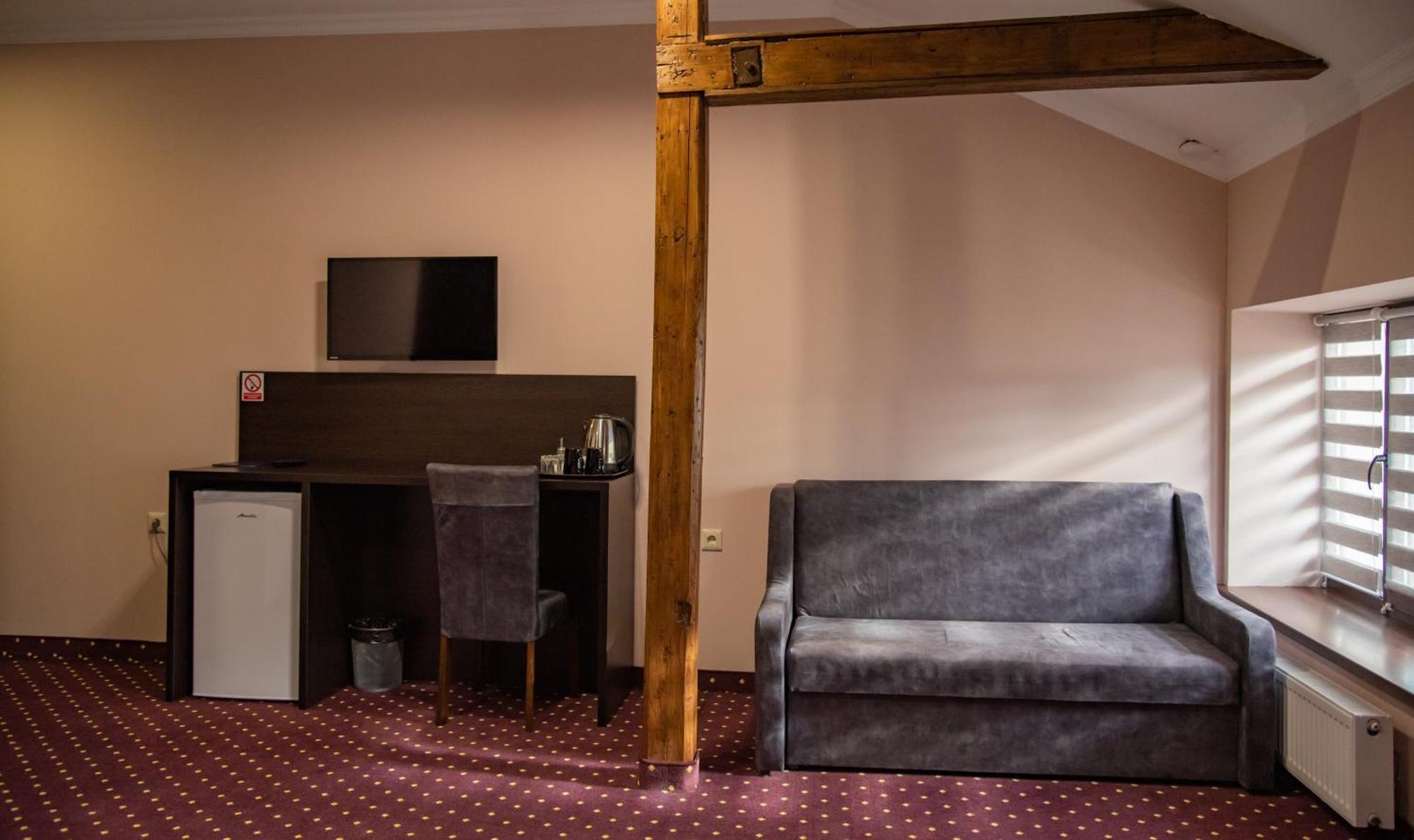 T&S Apart-Hotel Černivci Esterno foto